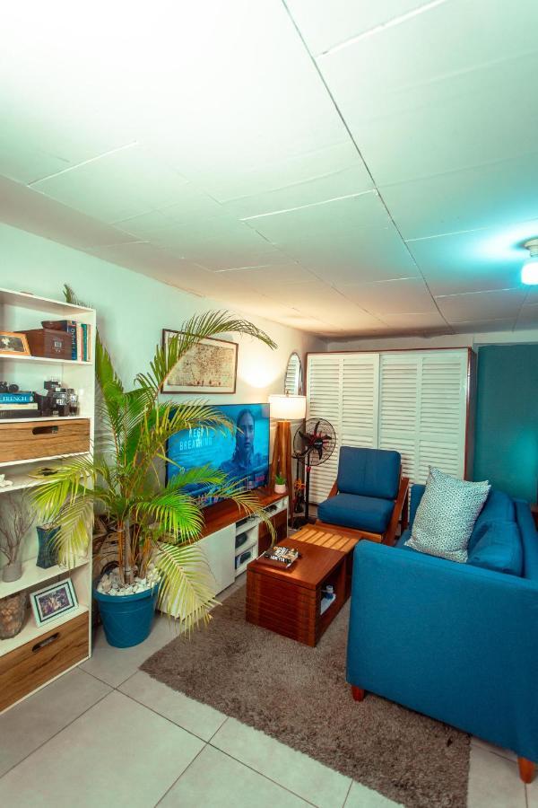 לינה וארוחת בוקר לימבה Palm Springs Bed & Breakfast מראה חיצוני תמונה