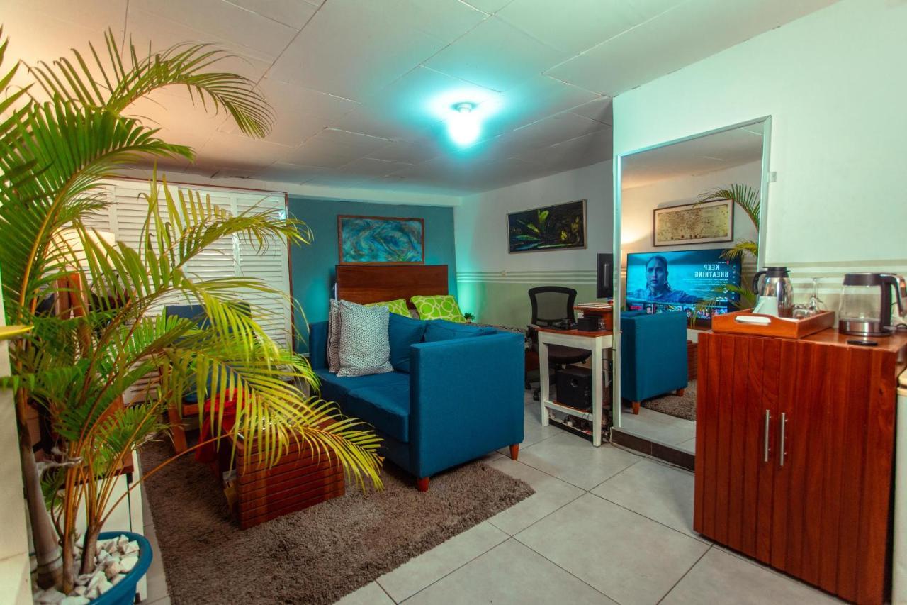 לינה וארוחת בוקר לימבה Palm Springs Bed & Breakfast מראה חיצוני תמונה